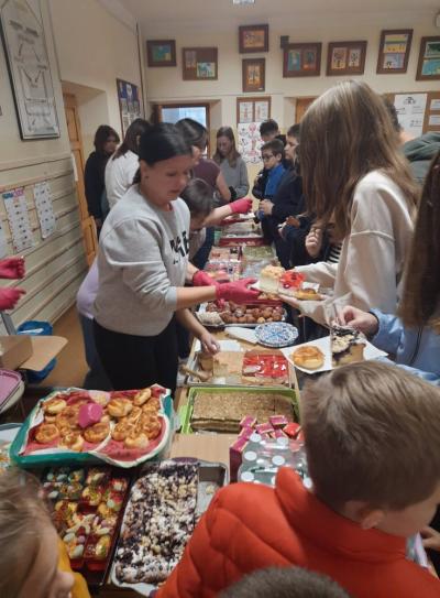 566203701_122106915759036012_7322526624649971375_n (1).jpg