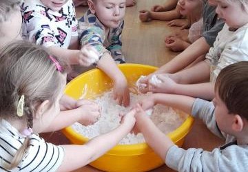 Zimowe eksperymenty w przedszkolu